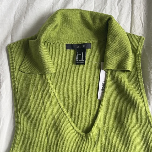 Green Top - Picture 2 of 4